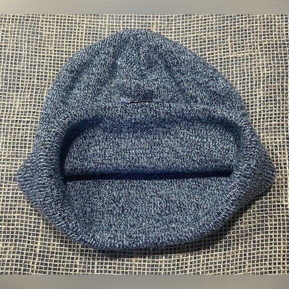 Carhartt Heathered Black Beanie
10” Across
9” Long - Picture 3 of 3
